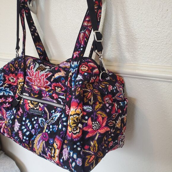 Vera Bradley Small Travel Duffel Maplewood Forest 16.5" X 8" X 6" Adjustable - Picture 5 of 16